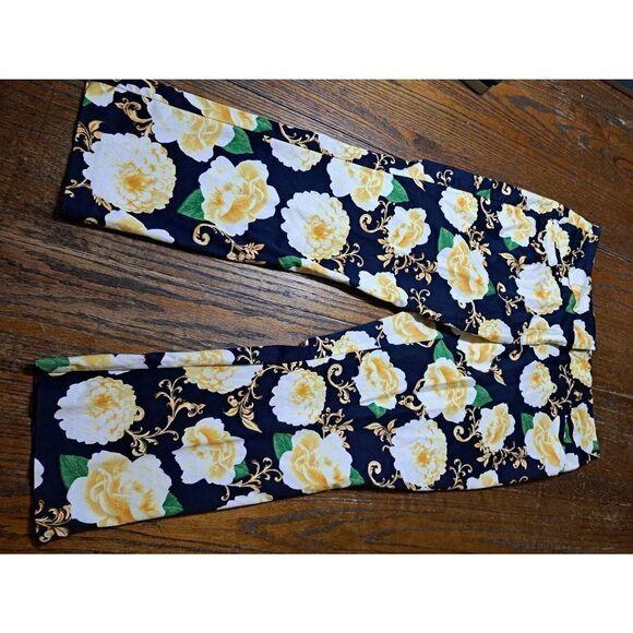 Size 8 7th Avenue Suiting Collection New York Co Blue Yellow White Floral Capris - Picture 1 of 4